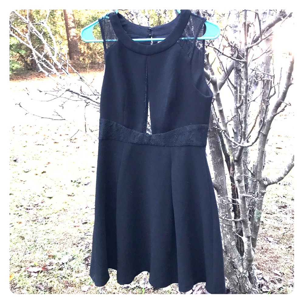 BCBG BLACK DRESS SIZE 4